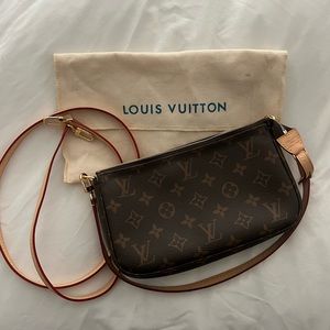 Louis Vuitton Pochette bag